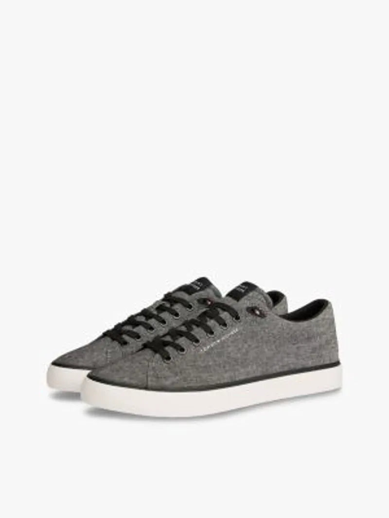 UK12