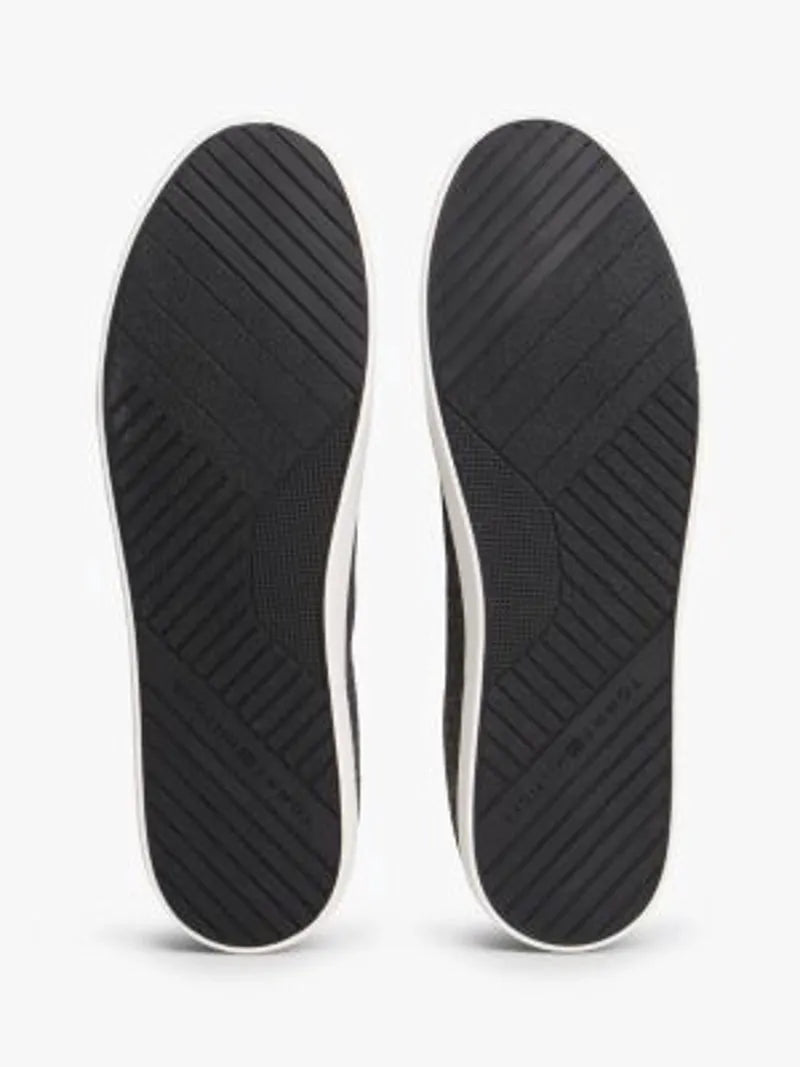 UK12