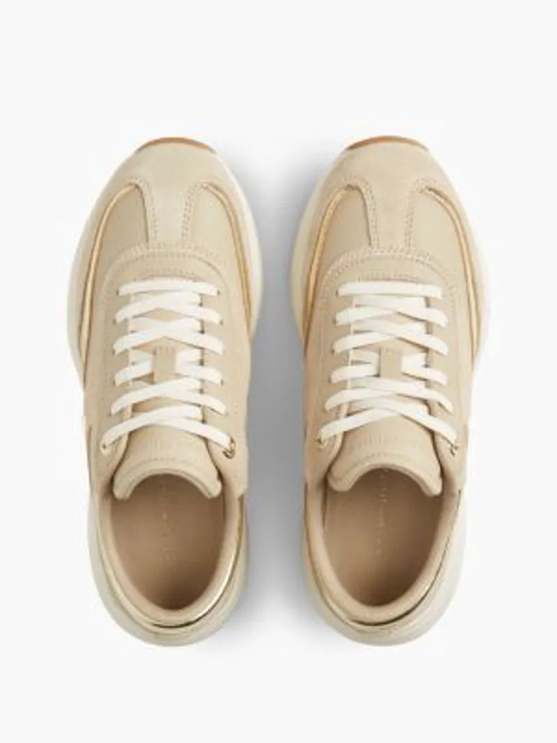 UK4